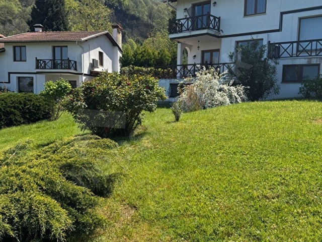 SAPANCA YANIK’TA SİTE İÇİNDE GÖL MANZARALI VİLLA - Görsel 23