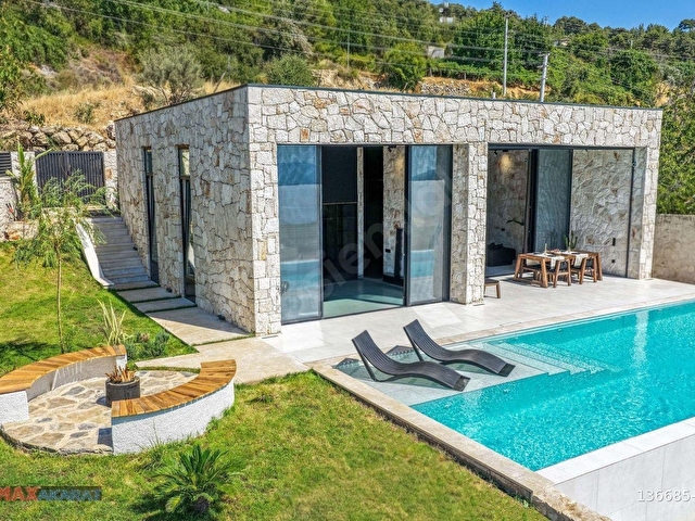 MUĞLA DA 3250m2 ARSA ÜZERİNDE NİTELİKLİ MÜSTAKİL VİLLA