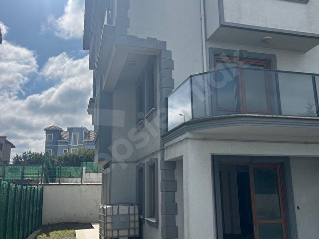 Arnavutköy taşolukda kiralık dört katlı 400 metre oluşan villamız mevcuttur - Görsel 2