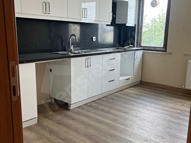 Arnavutköy taşolukda kiralık dört katlı 400 metre oluşan villamız mevcuttur - Görsel 14