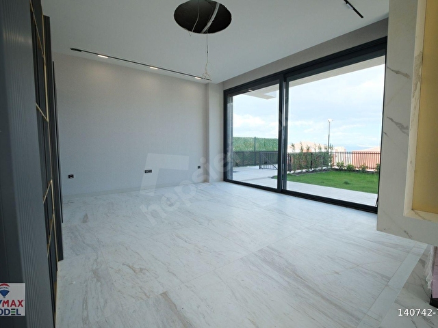 REMAX MODEL DEN ŞİRİNKÖY ÖZEL KONSEPT LÜKS 6+1 TRİPLEKS VİLLA - Görsel 19
