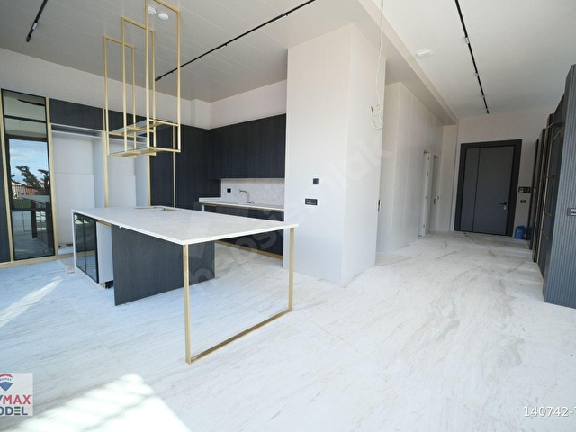 REMAX MODEL DEN ŞİRİNKÖY ÖZEL KONSEPT LÜKS 6+1 TRİPLEKS VİLLA - Görsel 3