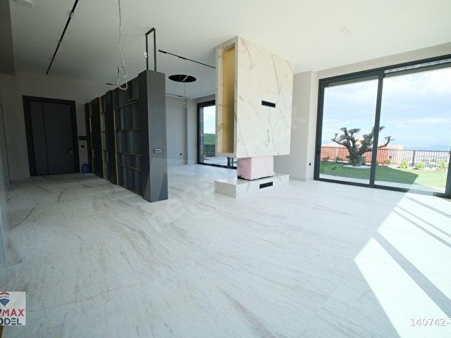 REMAX MODEL DEN ŞİRİNKÖY ÖZEL KONSEPT LÜKS 6+1 TRİPLEKS VİLLA - Görsel 13