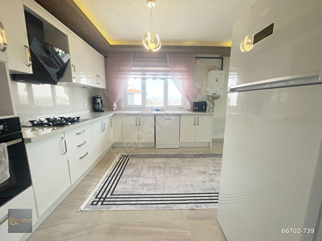 BARUT EMLAKTAN CADDE ÜZERİ 3 CEPHELİ 195 M2 4+1 DAİRE 10. KAT - Görsel 2