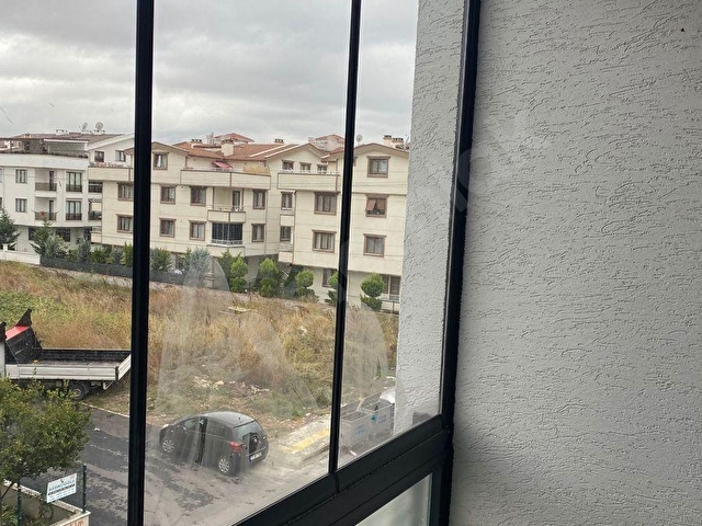 ÇİFTLİKKÖY MERKEZİ KONUMDA FULL SIFIR EŞYALI 3+1 KİRALIK DAİRE - Görsel 19