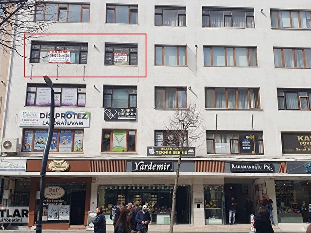 ŞEHRİN MERKEZİNDE İZZET BAYSAL CADDE CEPHELİ BOŞ 3+1 İŞYERİ