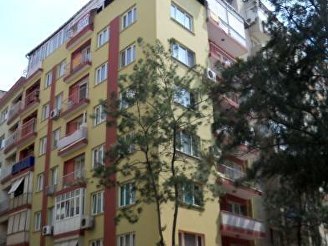 Bornova Kucukpark Suvari Caddesinde Kose Buyuk Terasli Daire 35475 6127 Hurriyet Emlak