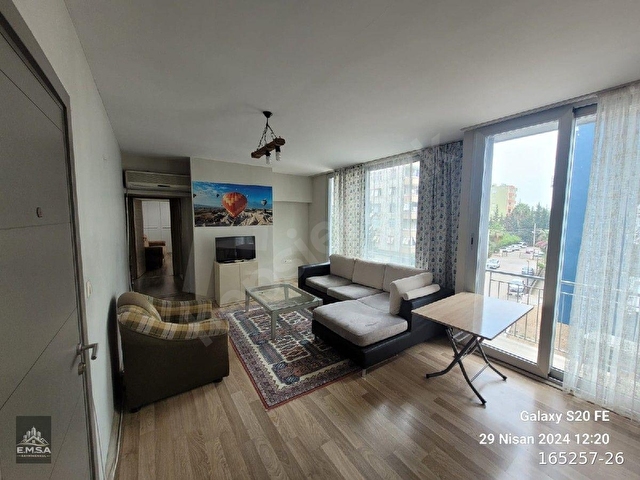 EMSADAN BEYAZEVLER HOLİDAY OTEL ARKASI ÇOK GENİŞ OTURUMLU 1+1 EŞYALI KİRALIK DAİRE