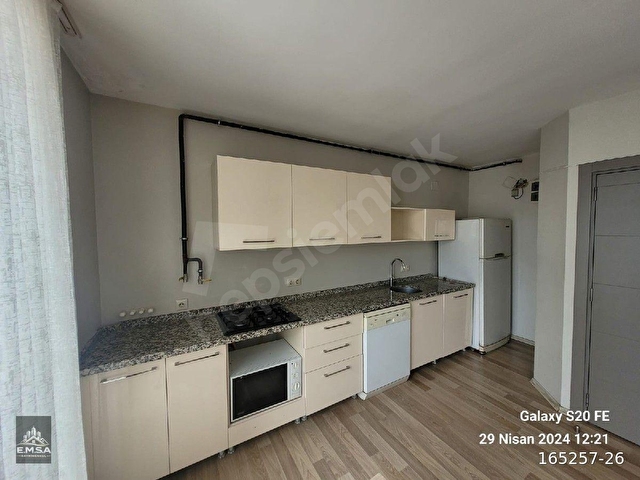 EMSADAN BEYAZEVLER HOLİDAY OTEL ARKASI ÇOK GENİŞ OTURUMLU 1+1 EŞYALI KİRALIK DAİRE - Görsel 6