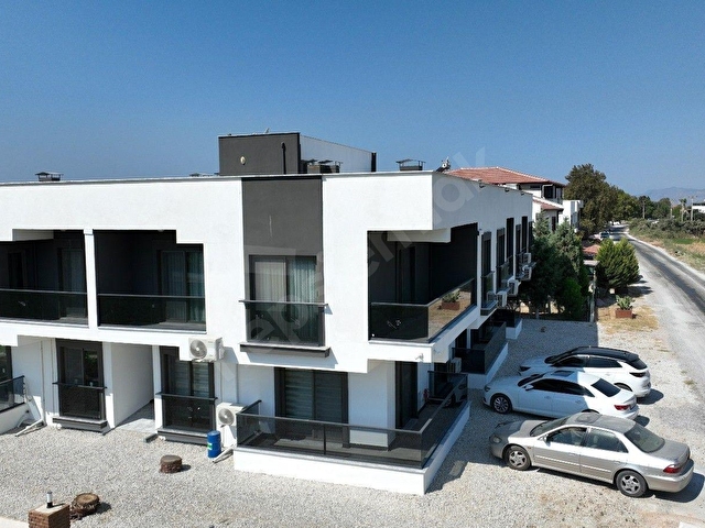 ÖRENDE DENİZ MANZARALI GÜNLÜK KİRALIK 2+1 YAZLIK DAİRE
