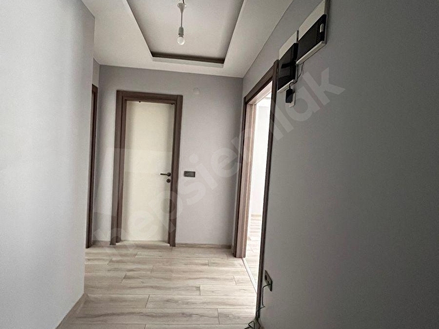FENERDE SARRAFLAR SİTESİNDE GENİŞ FERAH 1+1 KISMI EŞYALI KİRALIK DAİRE - Görsel 8