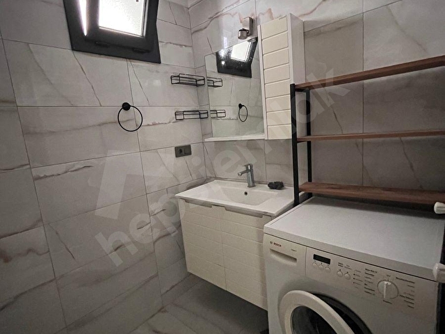 FENERDE SARRAFLAR SİTESİNDE GENİŞ FERAH 1+1 KISMI EŞYALI KİRALIK DAİRE - Görsel 13
