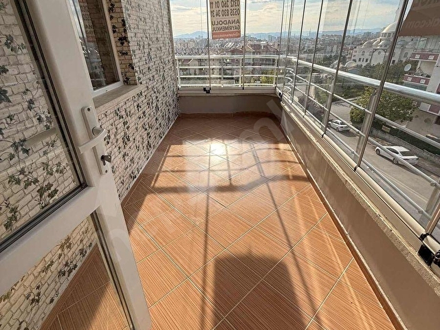 ANADOLUDAN SİTEDE GENİŞ 4+1 KİLERLİ ÇİFT BANYOLU BAKIMLI