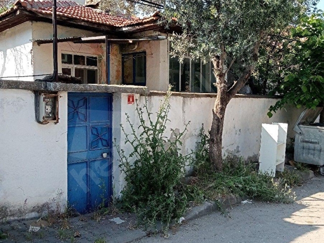BALİKESİR ALTIEYLÜL G.O.PAŞA 196M2 AVLULU KARGİR EV VE ARSASI