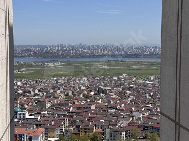 SİTE İÇERİSİNDE YATIRIMLIK GÖL MANZARALI DAİRE - Görsel 2
