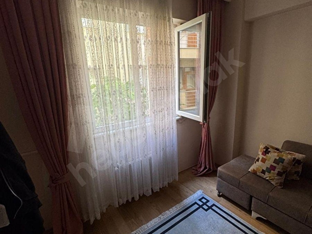 ESTORIADAN ŞEHİR MERKEZİNDE EŞYALI ASANSÖRLÜ KİRALIK 1+1 DAİRE - Görsel 3