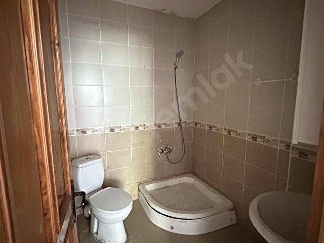KAVAKPINAR MH. CADDE ÜSTÜNDE E-5 VE OKULA YAKIN 3+1SATILIK DAİRE - Görsel 15