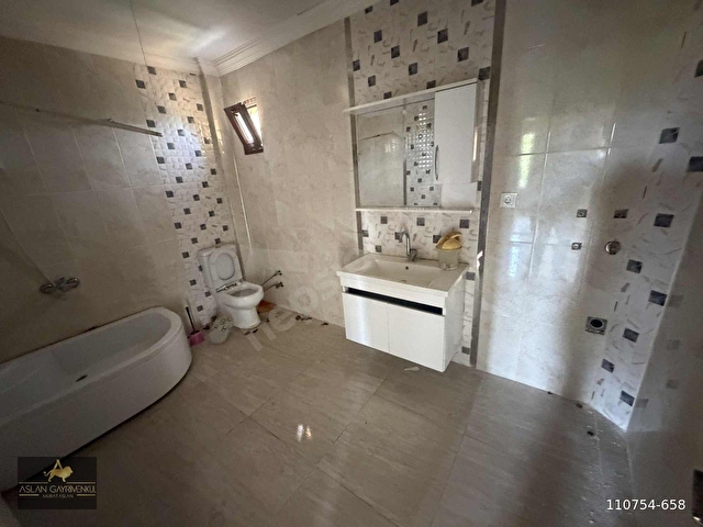 Karaevlialtında Deniz Manzaralı Tripleks Villa - Görsel 20