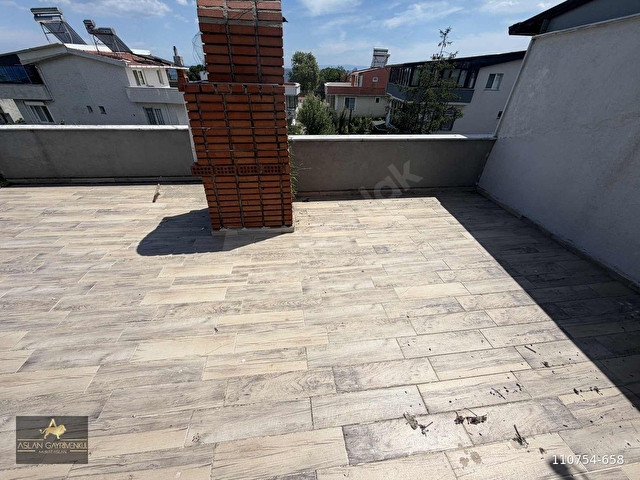 Karaevlialtında Deniz Manzaralı Tripleks Villa - Görsel 10