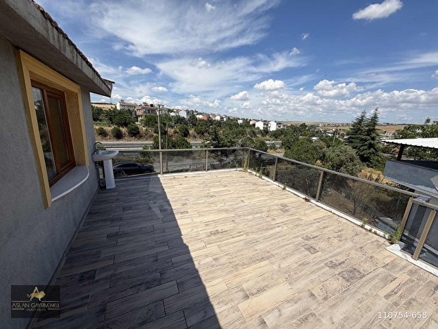 Karaevlialtında Deniz Manzaralı Tripleks Villa - Görsel 7