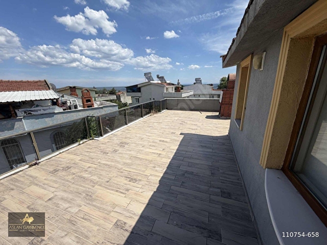 Karaevlialtında Deniz Manzaralı Tripleks Villa - Görsel 14