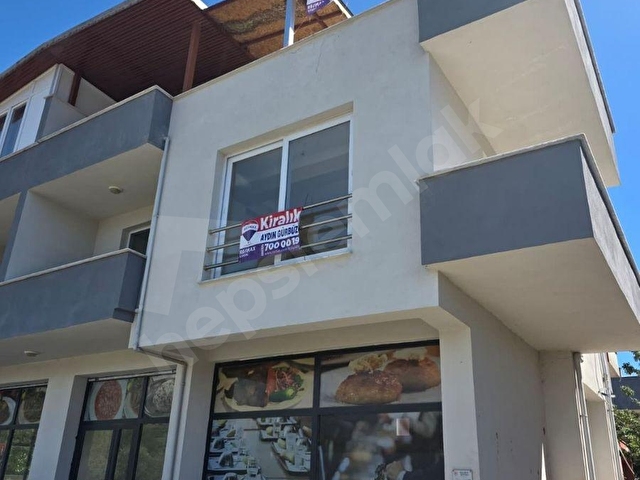 DİKİLİ MERKEZDE DOĞA MANZARALI GENİŞ TERASLI KİRALIK 2+1 DUBLEKS