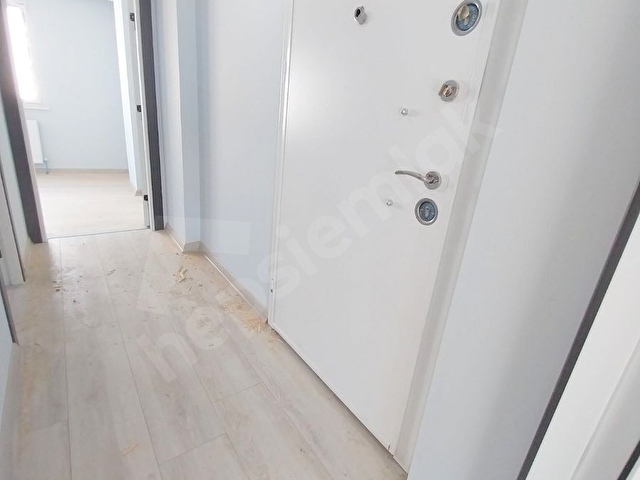 Yeni Binada Üst Kat Kiralık 1+1 Daire** - Görsel 5