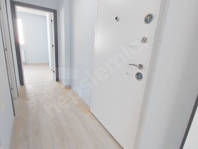 Yeni Binada Üst Kat Kiralık 1+1 Daire** - Görsel 12