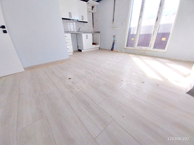 Yeni Binada Üst Kat Kiralık 1+1 Daire**