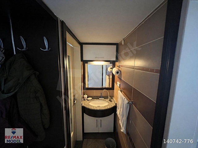 REMAX MODELDEN KARAMANDA 620M² 5 KATLI KOMPLE SATILIK BINA - Görsel 7