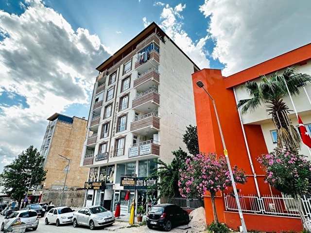 Pazarcık Merkezde Değerli Konumda 450 m² Dükkan-Mağaza