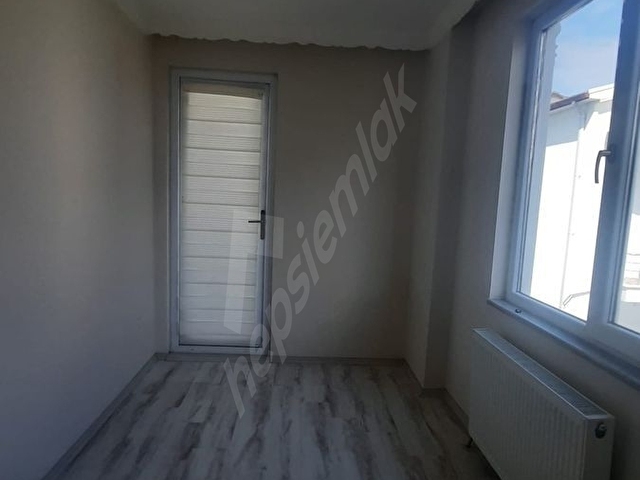 ÇİFTLİKKÖYDE SAHİLE 1 SOKAK MESAFEDE BOŞ 3+1 SATILIK DAİRE - Görsel 11