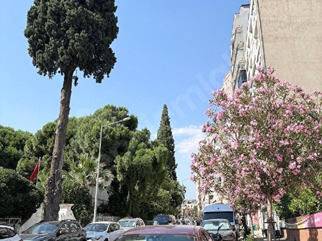 BORNOVA BÜYÜKPARK KARŞISINDA ÜÇ ODA SALON DOĞALGAZLI LÜKS DAİRE - Görsel 7