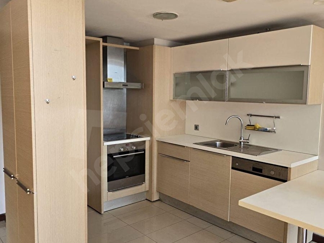 Ümraniye Dora Parkta Havuz Manzaralı 1+1 Kiralık Daire - Görsel 12