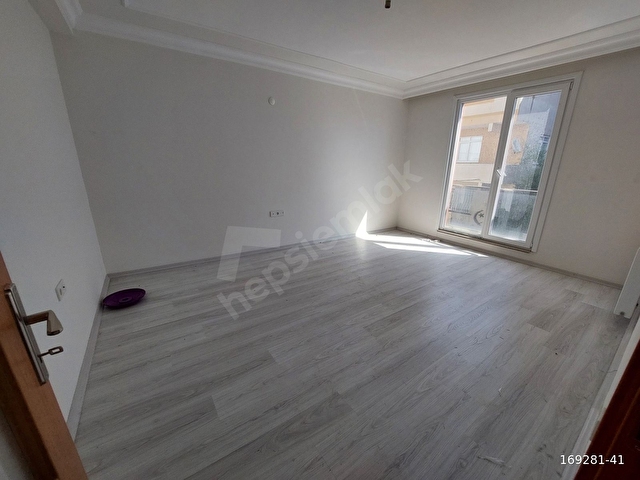 SANCAKTEPE YENİDOĞAN CADDE YANI İSKANLI KOMBİLİ 2+1 ARAKAT