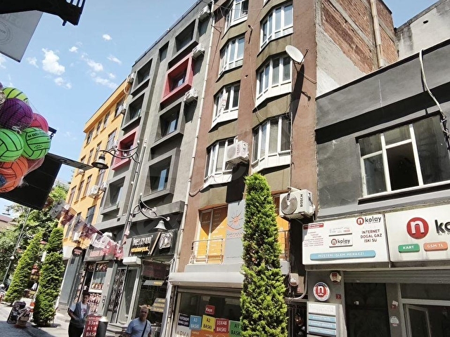 KAĞITHANE YEİÇARŞIDA KİRALIK  OFİS 1+1 İŞYERİ