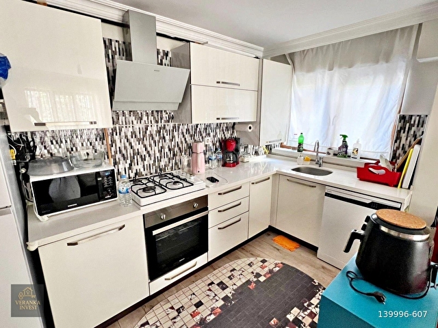 VERANKADAN CEBECİ FAKÜLTELER VE METROYA YÜRÜME YATIRIMA VE OTURUMA UYGUN YENİ BİNA ACİL SATILIK 1+1