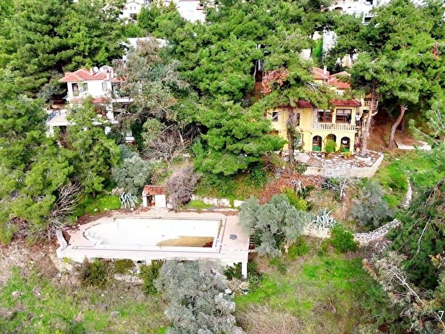 KUŞADASI SOĞUCAKDA 1950 METREKARE ARSA İÇERİSİNDE SATILIK MÜSTAKİL EV - Görsel 3
