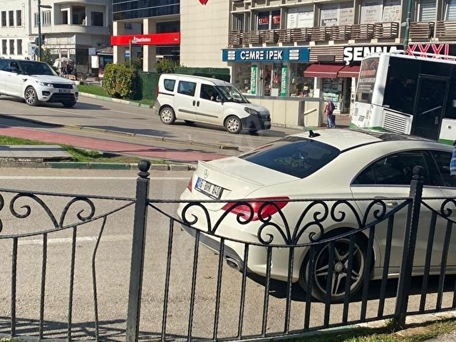SÖNMEZ İŞ HANINDA SUDAN UCUZ KİRALIK OFİS - Görsel 11