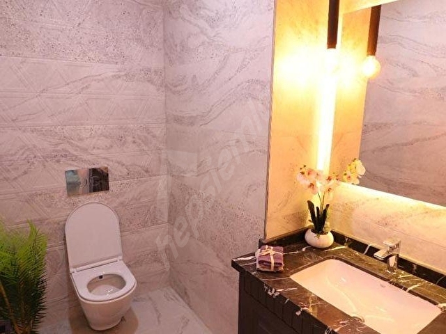 GÜLEMDEN YENİŞAFAKTA HAVUZLU K.OTOPARKLI ULTRA LÜKS 4+1 DAİRE - Görsel 18