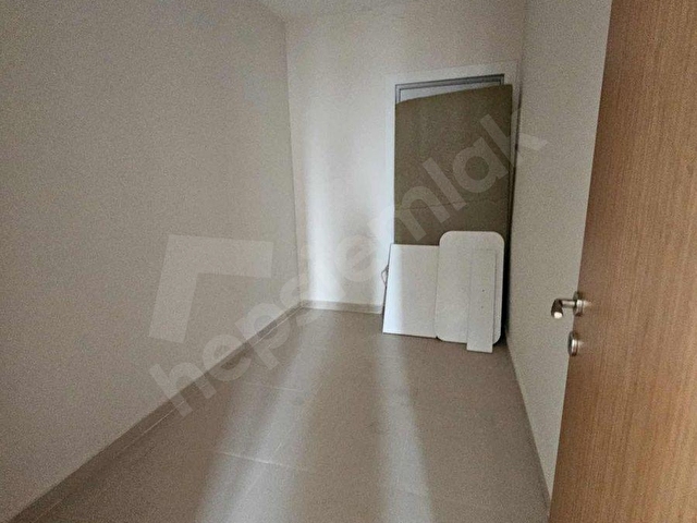 ÖZVERİDEN SARIÇAM GÜLTEPEEDE SİTE İÇİ 2+1 FULL EŞYALI DAİRE - Görsel 8