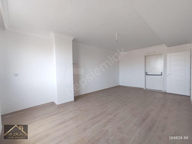ÇENGELKÖY RÜZGARTEPE EVLERİNDE GENİŞ 2+1 DAİRE - Görsel 16