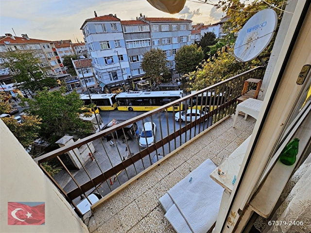 Kocamustafapaşa Merkezi Konum Cadde Üzeri Eşyalı 3.Kat 2+1 90mk