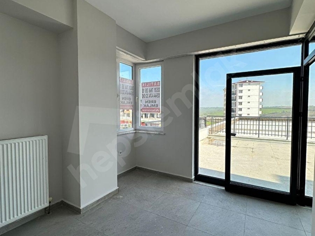 CUMHURİYET MAH. TİCARET LİSESİ YANINDA KİRALIK 1+1 TERASLI DAİRE - Görsel 2
