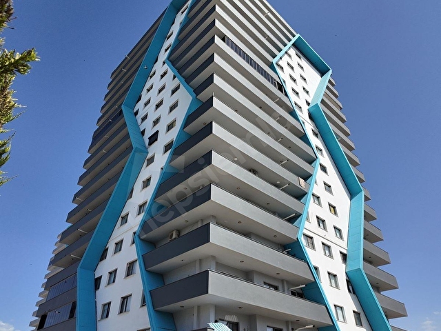 HÜRRİYET KARAHAN SİTESİNDE EKSTRALI 178 M2 ARAKAT 3+1 DAİRE