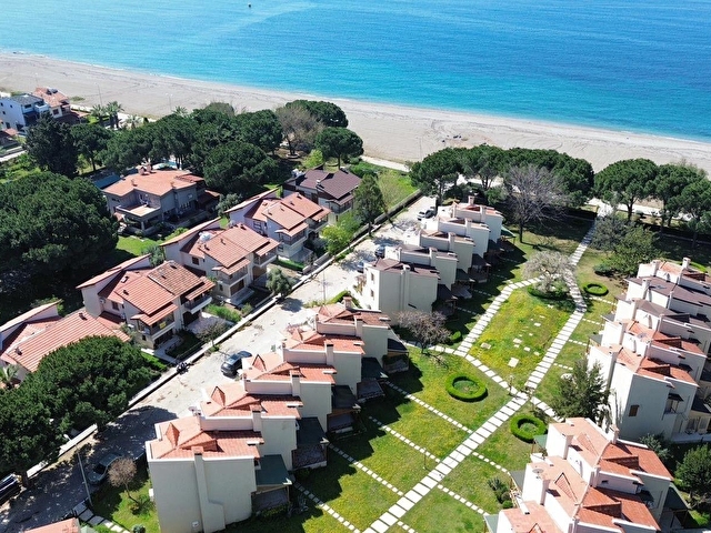 ÖZDERE ORTAMAHALLE’DE DENİZE 100 MT SİTE İÇİNDE EŞYALI SATILIK VİLLA! 🌊🏡 - Görsel 2