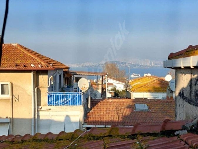 DERİŞ GAYRİMENKÜLDEN BÜYÜKADADA KİRALİK ÇARŞIYA VE İSKELEYE YAKIN ,FUL EŞYALI KÜÇÜK 1+1 DAİRE