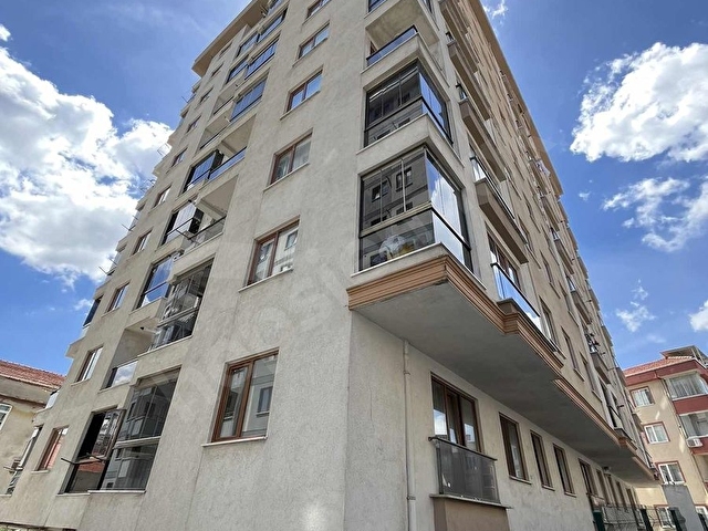 Emlak TR | 3+1 Otoparklı Boş Ara Kat Satılık Daire - Görsel 2