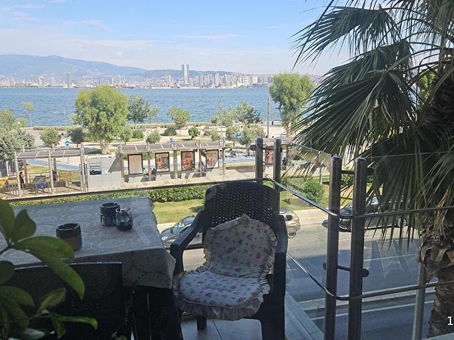 YALI DAİRESİ MÜKEMMEL KONUM
