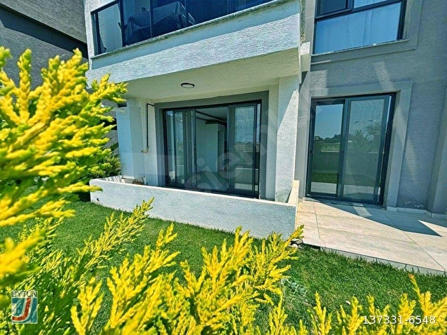 UYTUNDAN BURHANİYE ÖRENDE HAVUZLU SİTEDE BAHÇELİ LÜKS 1+1 DAİRE